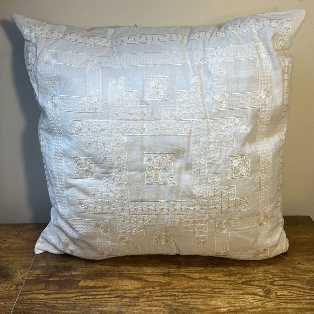 Tommy Bahama Linen‎ Blend 22” Pillow Lace White Toss Throw Home Decor